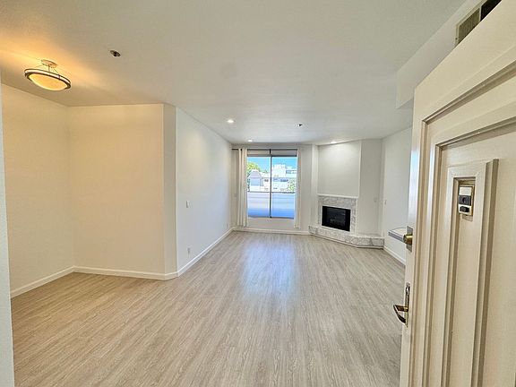 5th image of 8915 Burton Way APT 302