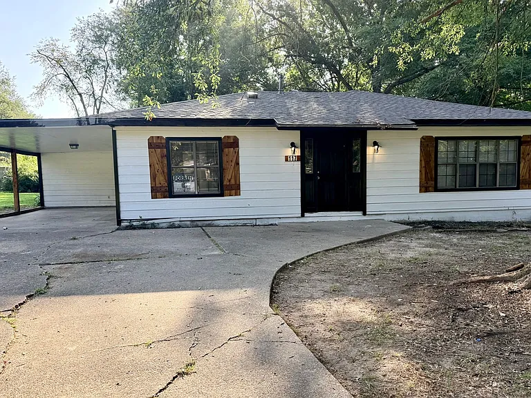 117 Louise Ln — Photo 1