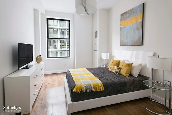 Sold by Sotheby's International Realty | media 5