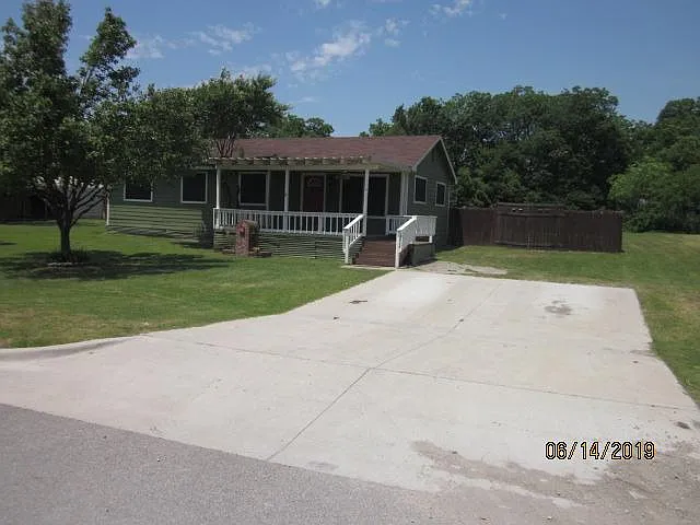 4 bed, 1152 sqft, $1,495 — Photo 2
