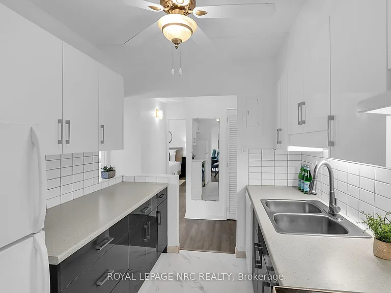 196 Scott St #208 — Photo 7