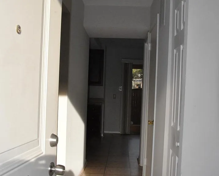 9705 Glen Ave — Photo 3