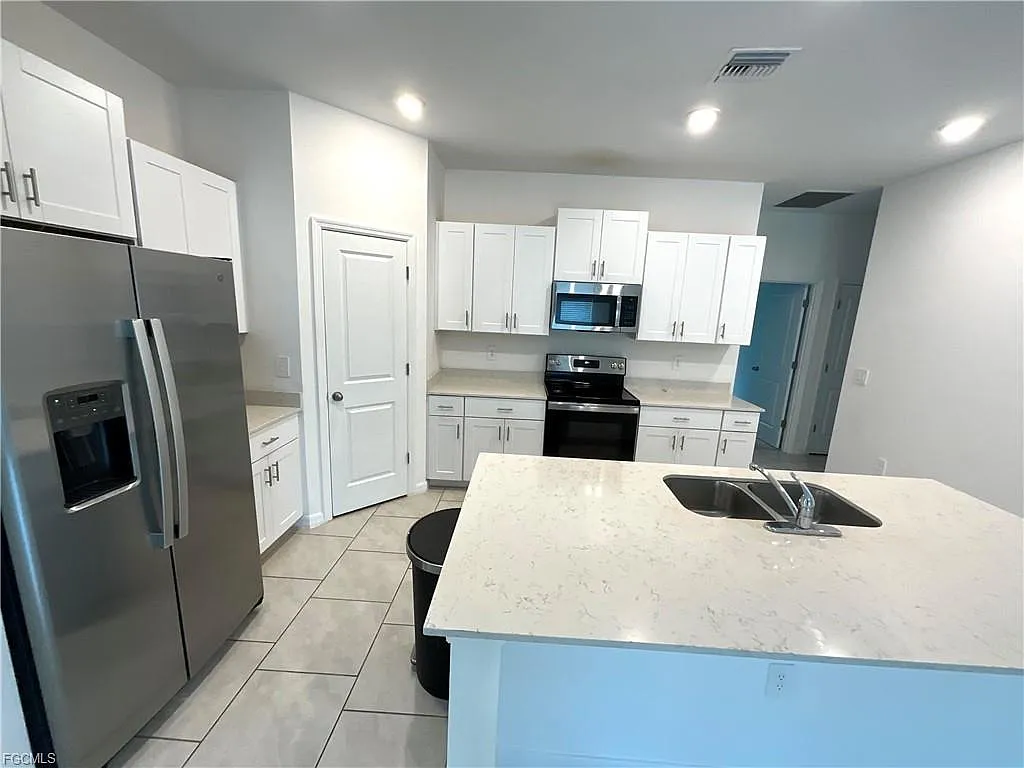 12245 Savanna Lakes Boulevard - 1 — Photo 4