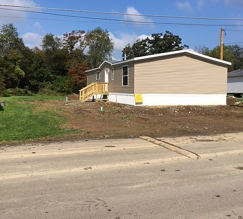 3rd image of 33 Cardinal Dr