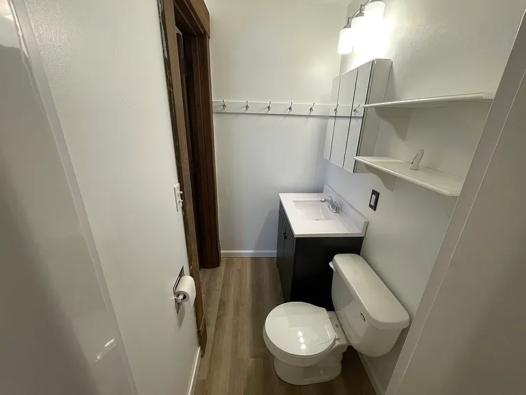 618 W Church St #4 — Photo 2