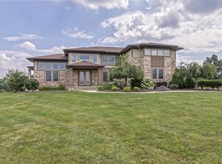9665 Nighthawk Dr, Chagrin Falls, OH 44023