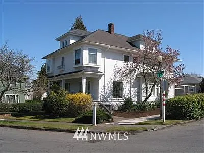 1721 N Steele Street photo 1