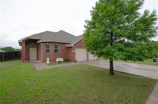 1st image of 904 Jeffrey Dr