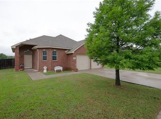 904 Jeffrey Dr, Denton, TX 76208