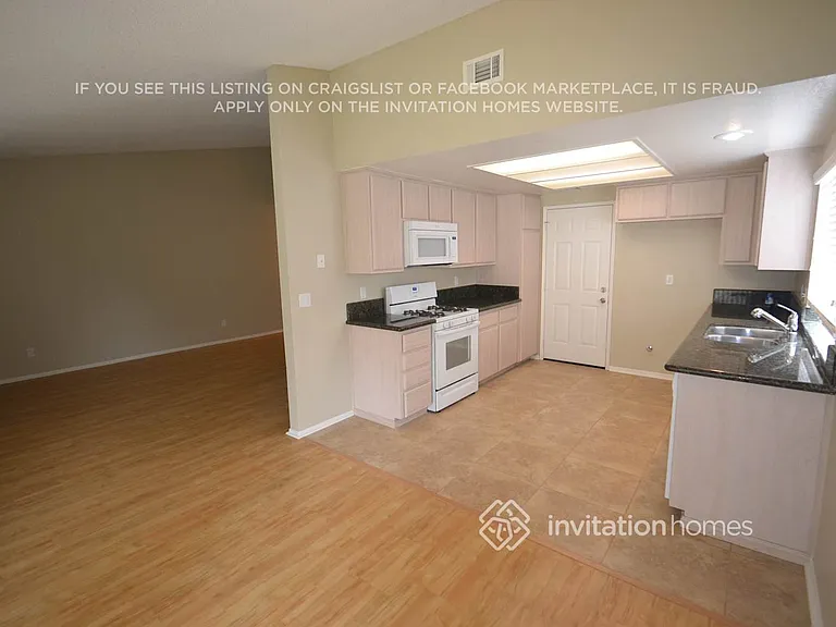 1851 Rosedale Ave — Photo 4