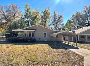 715 W 11th St, Newkirk, OK 74647