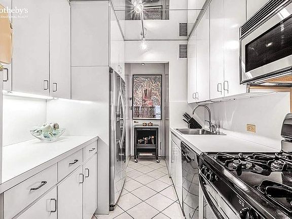 5th image of 400 E 56th St APT 5L
