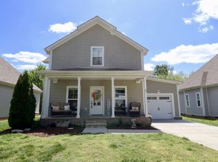 27 Sycamore Rdg W, Burns, TN 37029