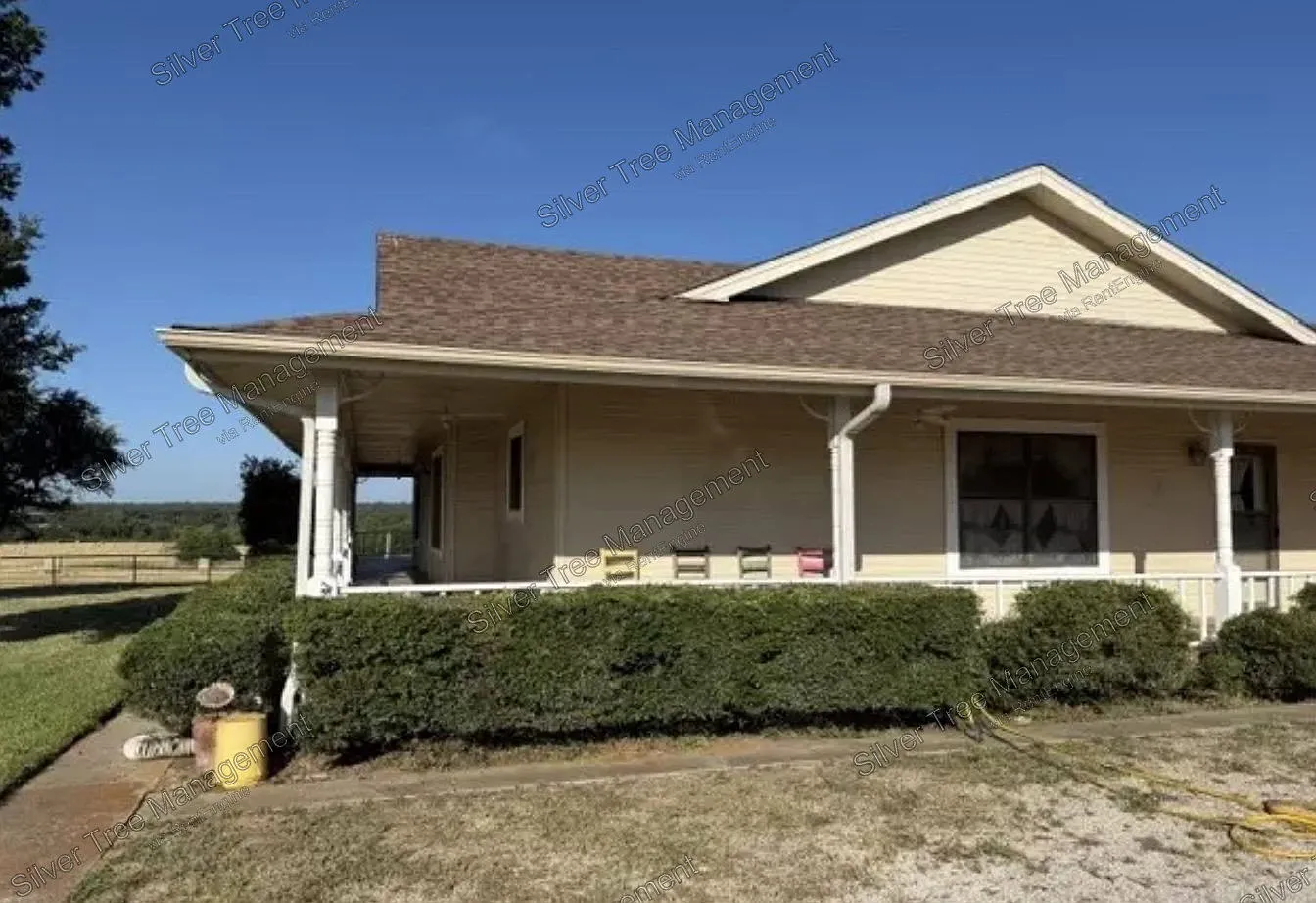 4 bed, 3.5 bath, 2996 sqft, $2,800 — Photo 3