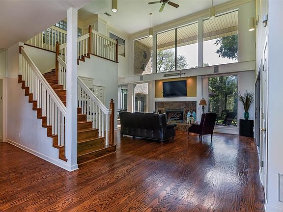 4th image of 2300 Turtle Creek Dr