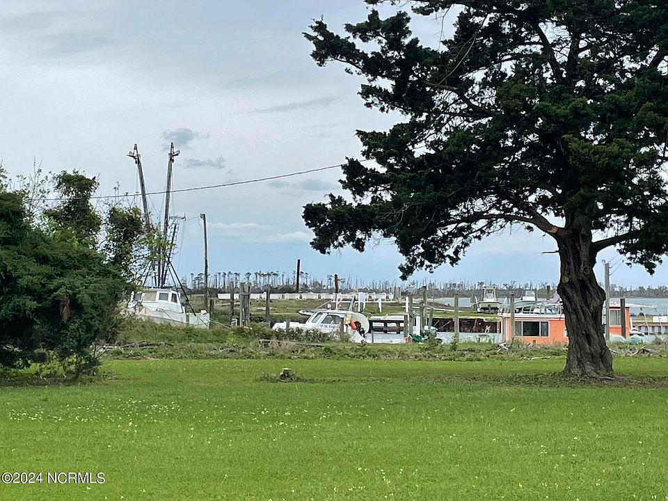 2nd image of 125 Harbor Road