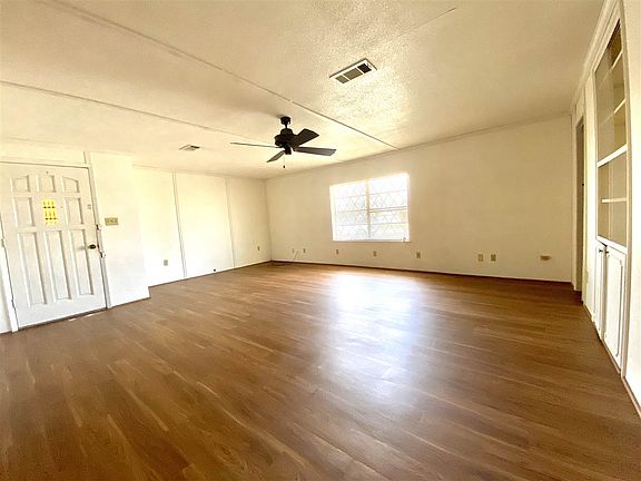 2nd image of 127 Jerry Dr