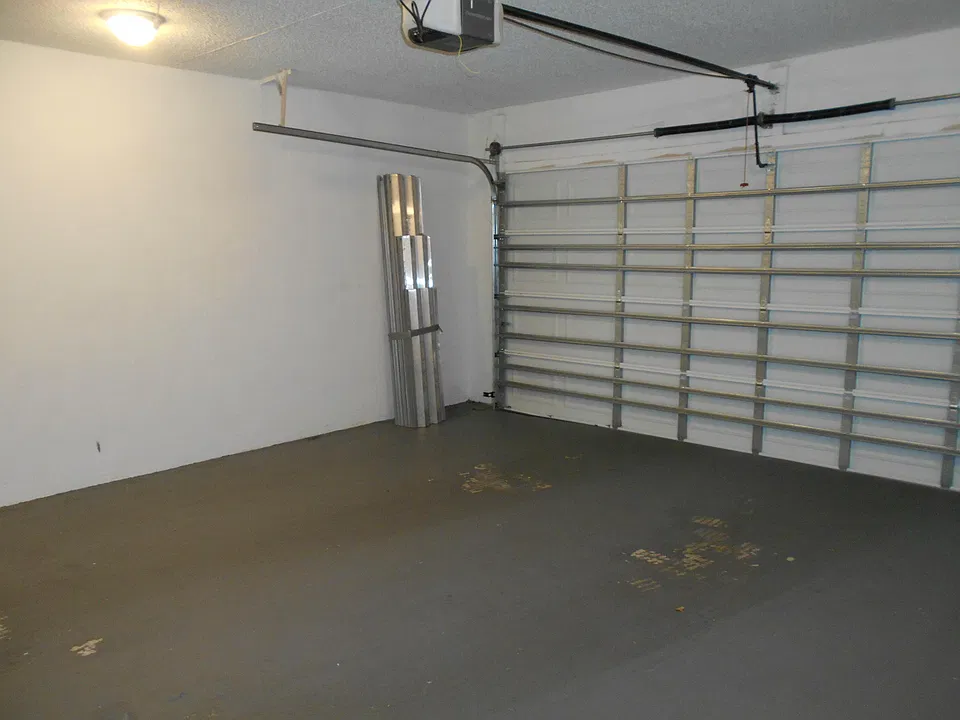 827 NW 87th Ave
