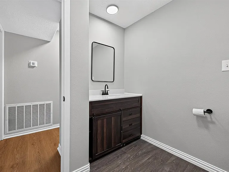 5693 Cessna Dr — Photo 33