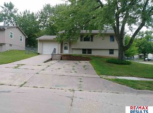 11529 Oak Cir, Omaha, NE 68144