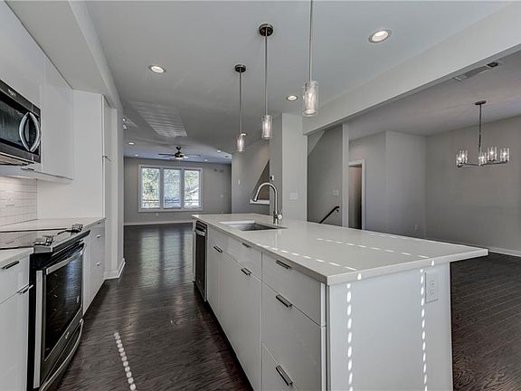 5th image of 415 Gartrell St SE #7