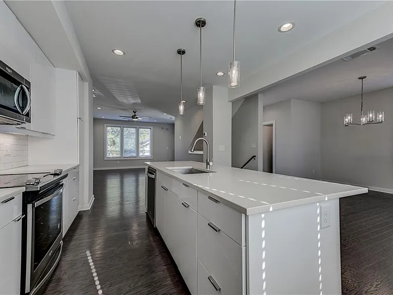 415 Gartrell St SE #7 — Photo 5