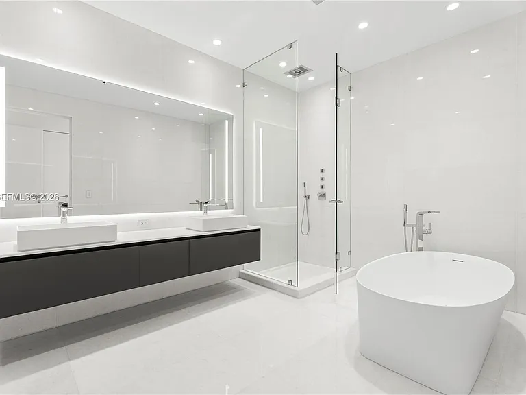 5 Grove Isle #S330 — Photo 17