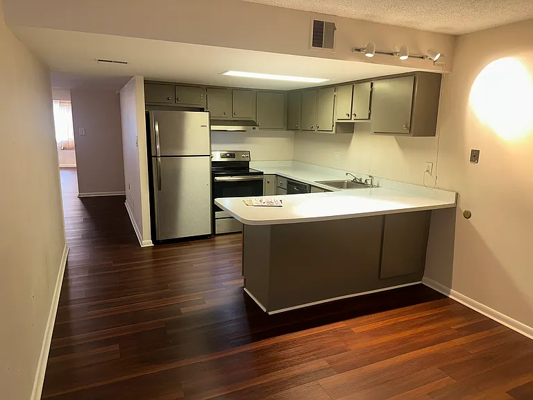 Summit House — Photo 8