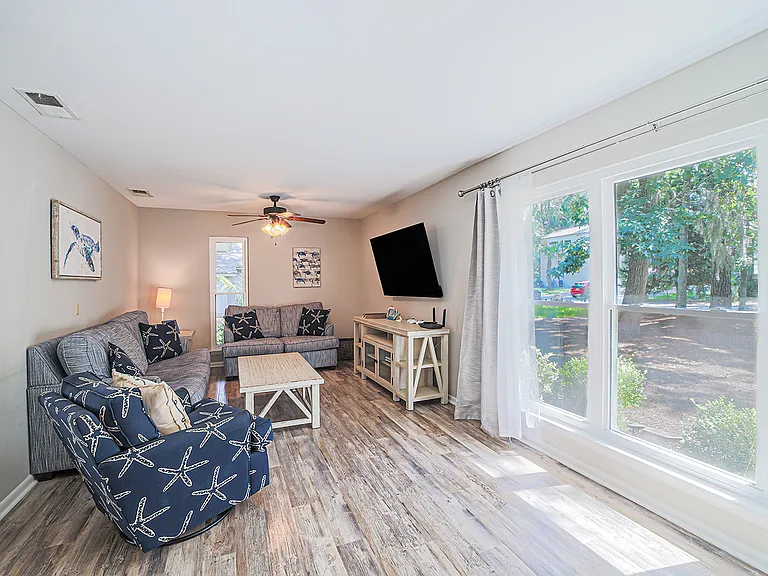 16 Pelican St — Photo 8