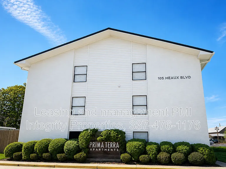 105 Meaux Blvd #1 — Photo 1