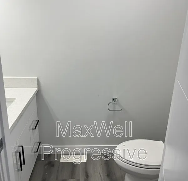 10821 112th St NW #1 — Photo 9