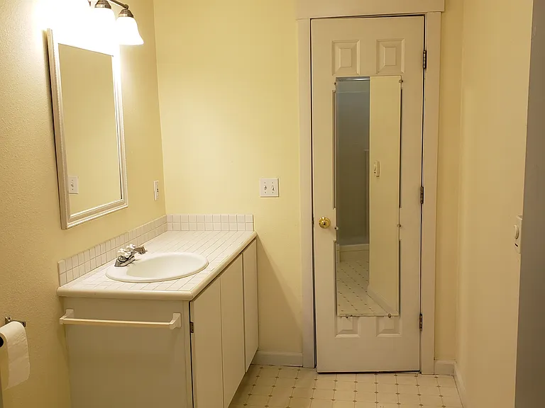 8 B St #1 — Photo 9