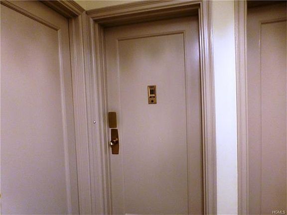 4th image of 16 N Chatsworth Ave APT 606