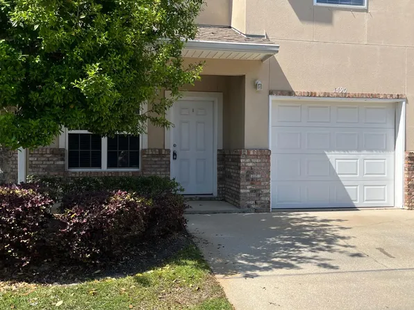 1490 Bentley Cir, Fort Walton Beach, FL 32547