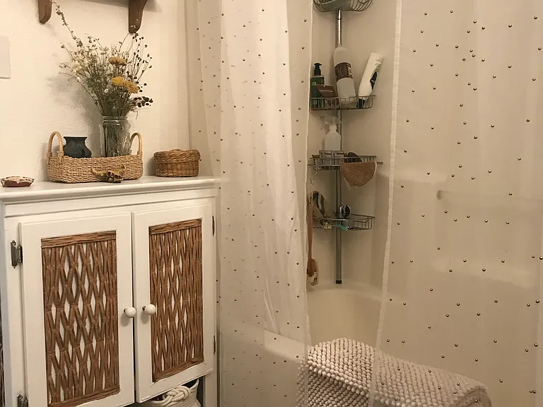 Bathroom VIBES!