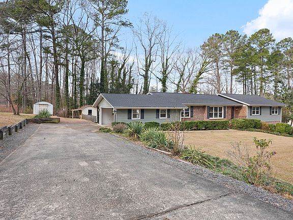 3rd image of 1104 Oldham Lake Rd