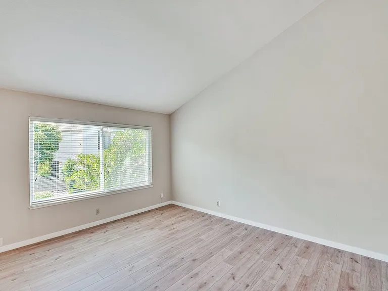 6651 Bunker Hill Ct — Photo 16
