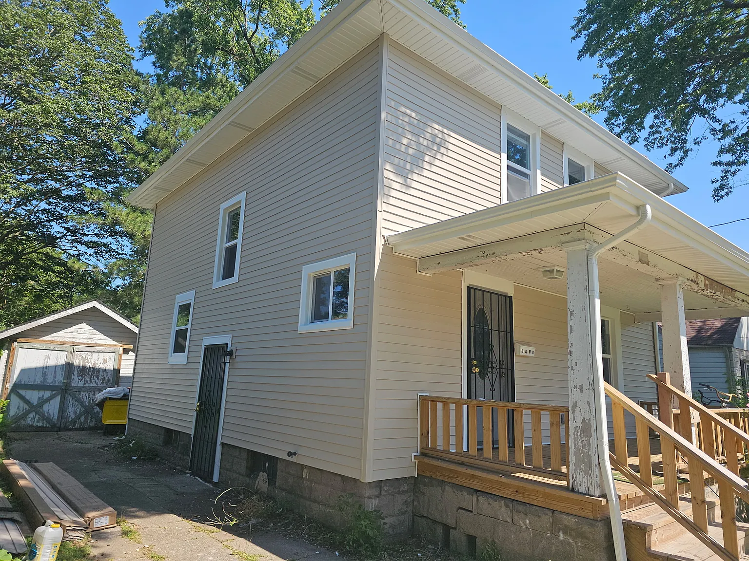 4 bed, 1344 sqft, $1,850 — Photo 1