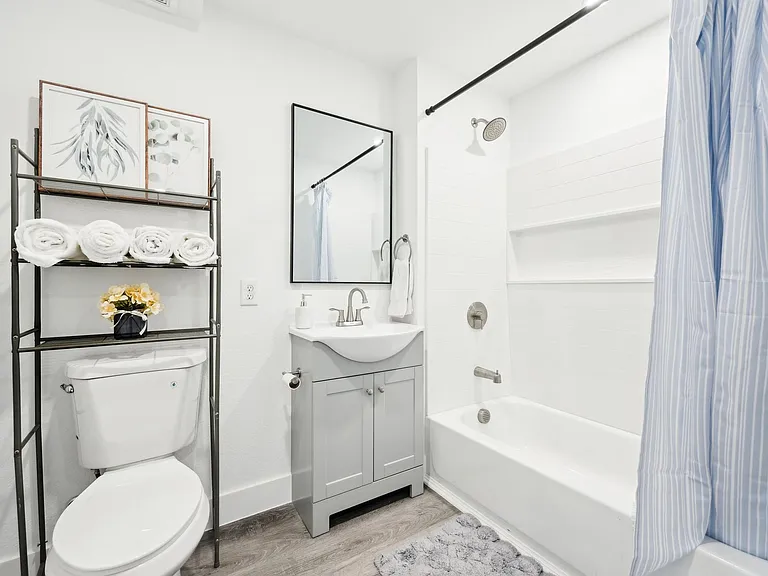 11800 E Colfax — Photo 21