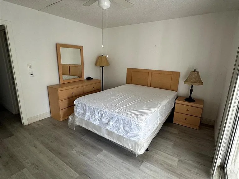 295 Newport Ct #295-T — Photo 14