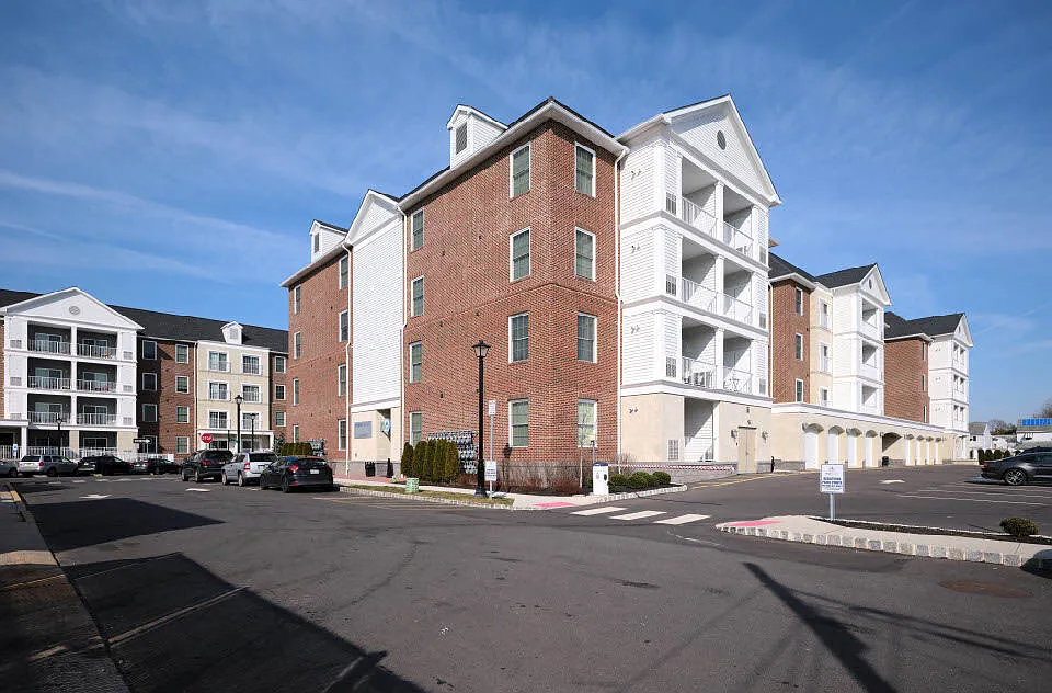 Pearl Pointe Apartments