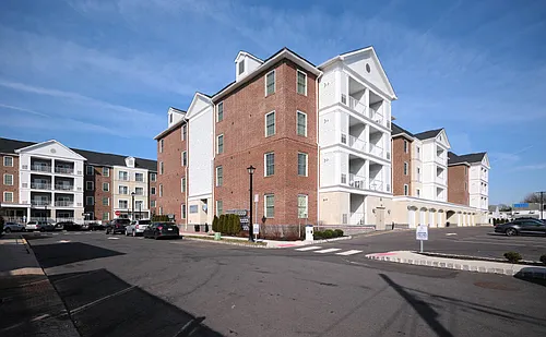 Pearl Pointe Apartments Photo 1