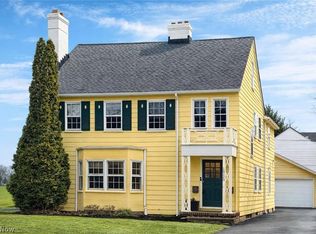 18520 Winslow Rd, Shaker Heights, OH 44122