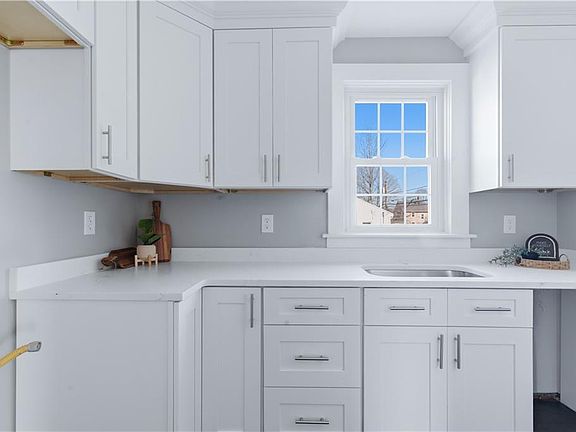 2nd image of 220 Vincent Ave