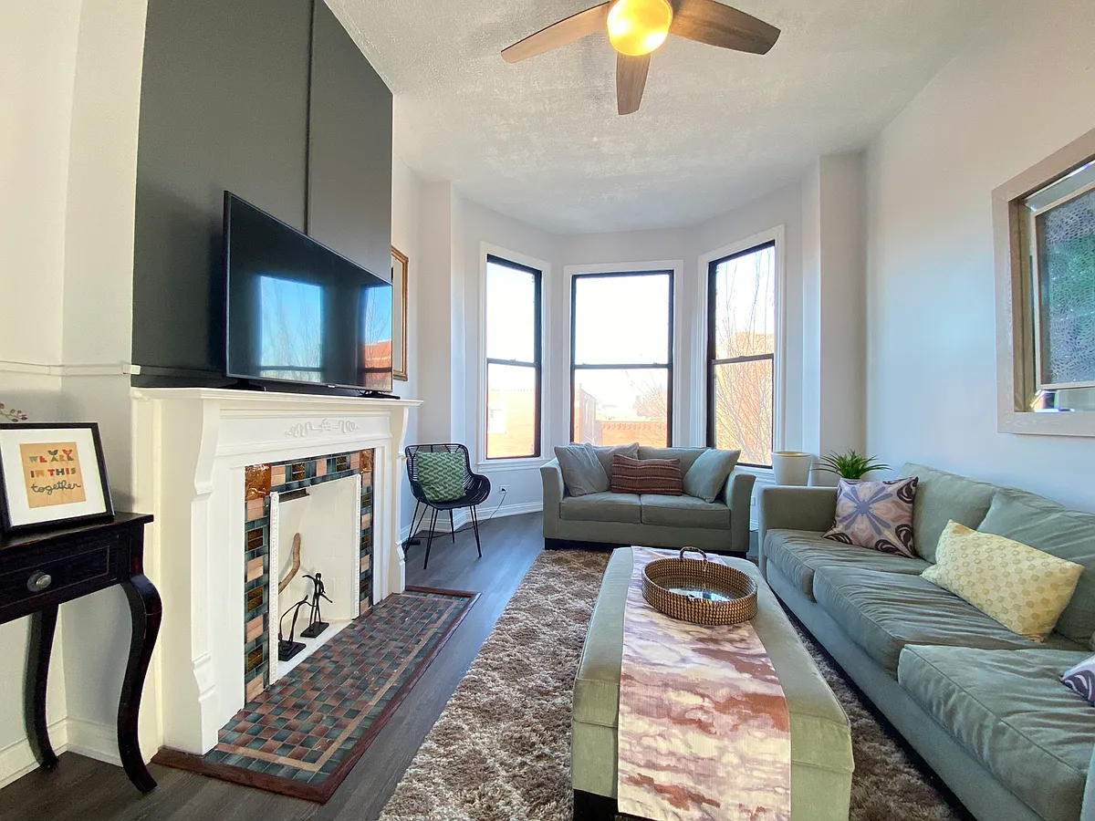 Building Photo - 1437 W Taylor St #3