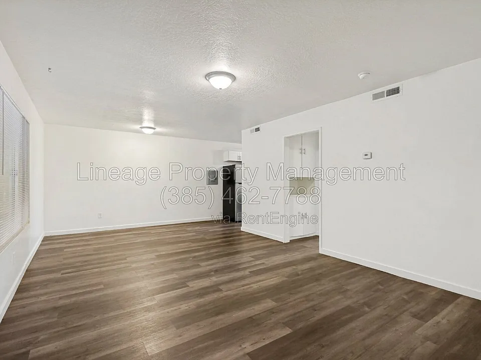 1054 W 1520 N #E