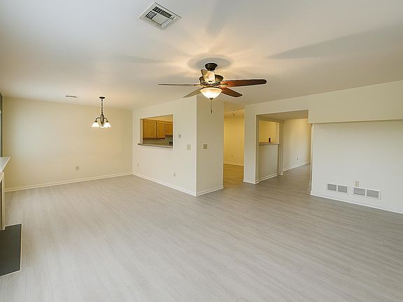 5th image of 204 Sparrow Rd