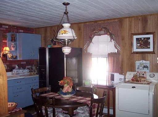 Large eat in kitchen in Bernon St unit