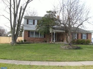 16 Stonebridge Rd, Cherry Hill, NJ 08003