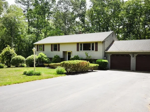 212 Spruce Way, Hanover, MA 02339